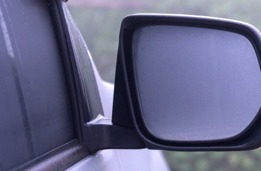 Fini la buée sur les fenêtres et dans la voiture : L’astuce méconnue du savon