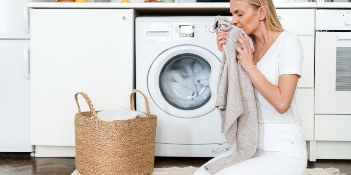 Découvrez l'ingrédient secret à ajouter dans votre sèche-linge pour une lessive incroyablement parfumée !