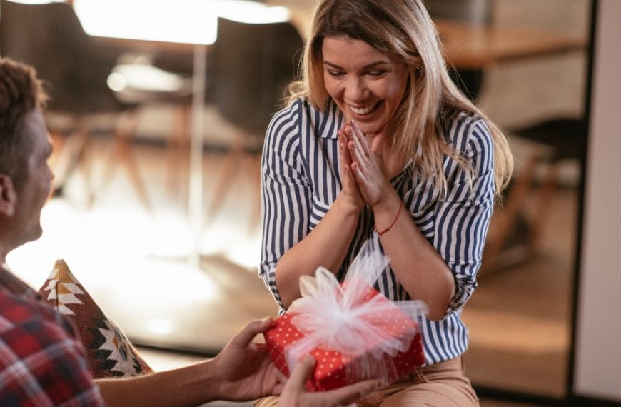Idées de dernière minute pour le 8 mars : Quoi offrir à sa mère, sa sœur ou son amie pour la journée de la femme en suivant l'actualité