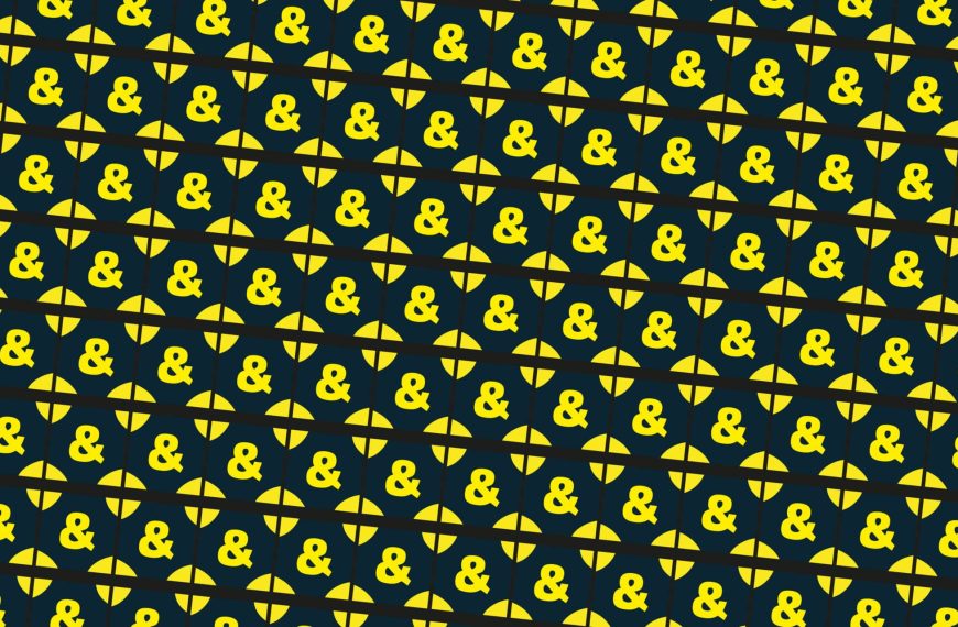 Visual challenge: can you spot the hidden intruder among the signs & in the blink of an eye? Take up this stimulating challenge in under 20 seconds!