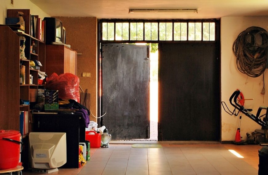 Comment nettoyer les planchers de garage et les allées ?