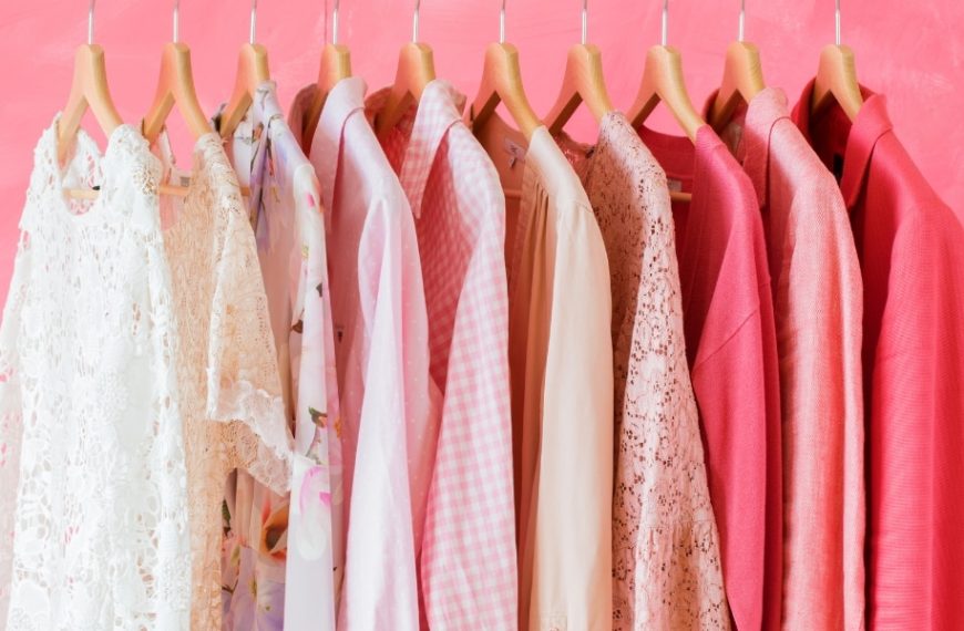 Astuces pratiques pour empêcher vos vêtements neufs de déteindre !