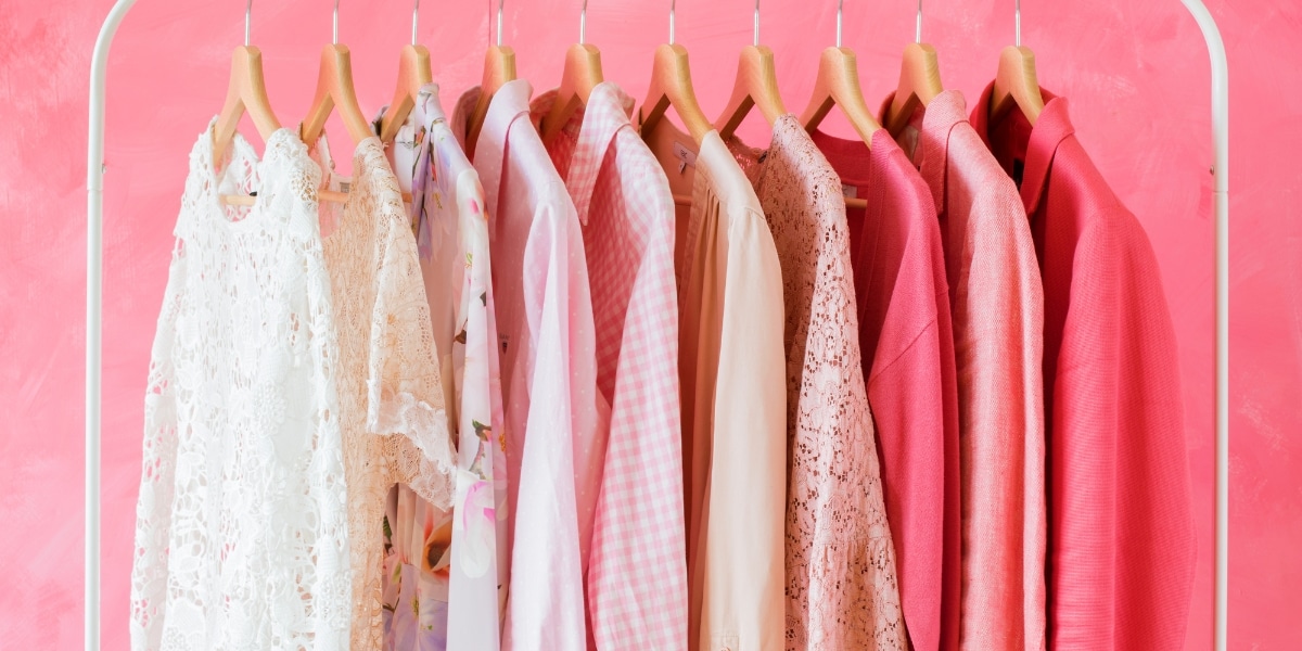 Astuces pratiques pour empêcher vos vêtements neufs de déteindre !