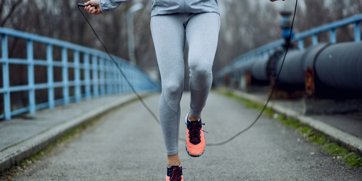 Découvrez pourquoi adopter la corde à sauter pour booster votre santé et votre forme : conseils pratiques