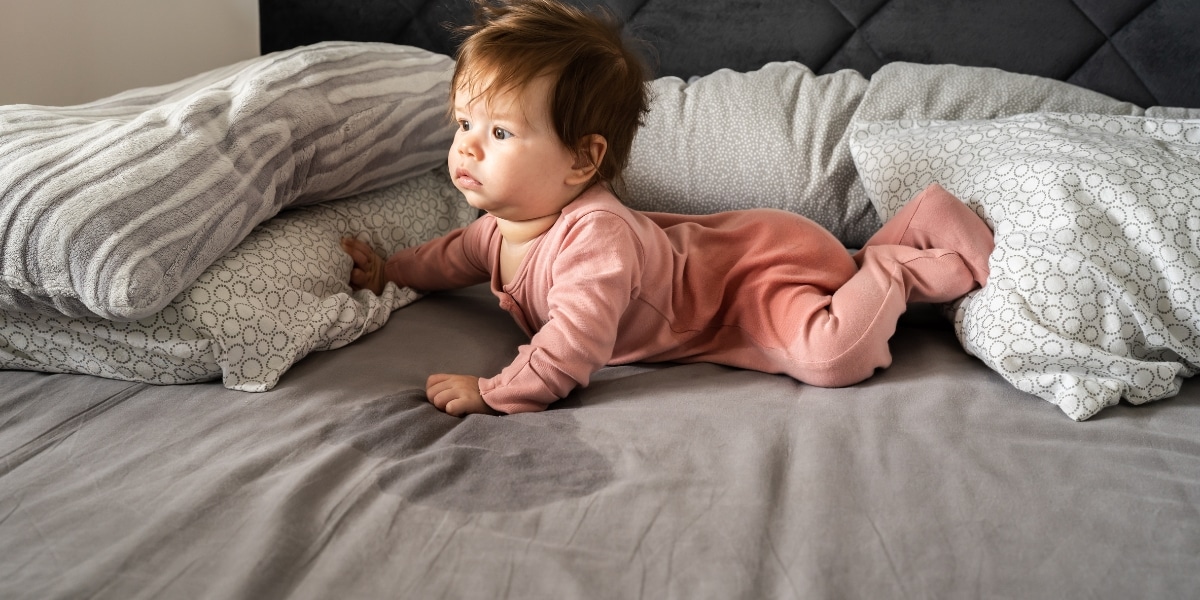 Comment venir à bout efficacement d’une tache d’urine sur votre matelas : découvrez la méthode infaillible