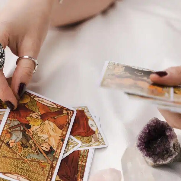 Prévisions astrologiques et tarot du 31 juillet 2024 : Découvrez les influences des étoiles et du tarot sur votre quotidien
