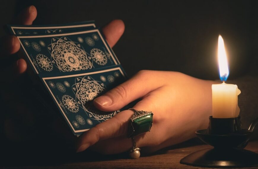 Prévisions astrologiques du 28 juillet 2024 par tarologue expérimenté : Découvrez les énergies du tarot et leur influence sur votre vie