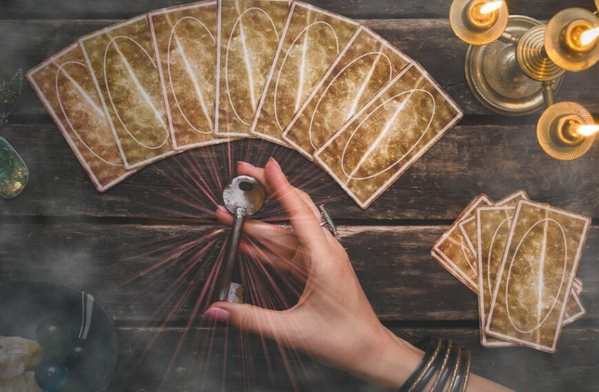Astrologie août 2024 : Influence de Mercure rétrograde sur votre signe astrologique ! Découvrez votre jour de chance !