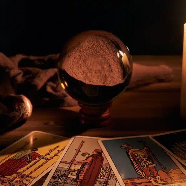 Le Tarot révèle les énergies cosmiques du 25 juillet 2024 : Découvrez comment la Lune et Mars influenceront votre journée