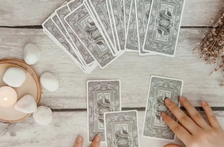 22 août 2024 : Dévoilez les mystères de votre journée avec le tarot