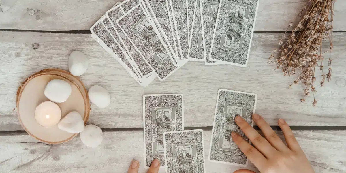 22 août 2024 : Dévoilez les mystères de votre journée avec le tarot