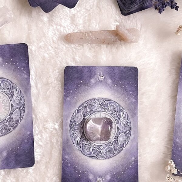 Plongée cosmique : Découvrez l'influence des étoiles sur votre destinée avec le tarot astrologique du 16 août 2024