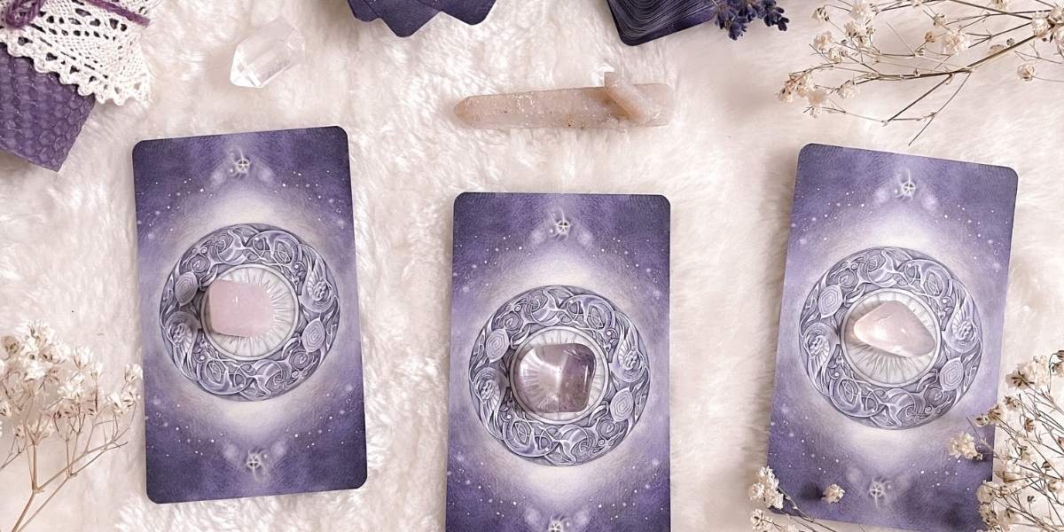 Plongée cosmique : Découvrez l'influence des étoiles sur votre destinée avec le tarot astrologique du 16 août 2024