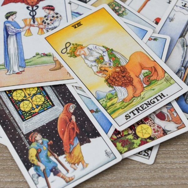 Découvrez l'influence des astres sur votre journée du 08 août 2024 grâce au tarot : Conseils et prévisions pour chaque signe !