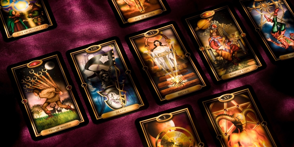 Découvrez le pouvoir des astres et du tarot : Vos prévisions astrologiques pour le 10 août 2024
