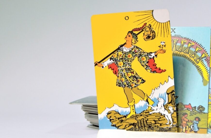 Découvrez les secrets du cosmos : Prévisions astrologiques du 15 août 2024 à travers les yeux du tarot