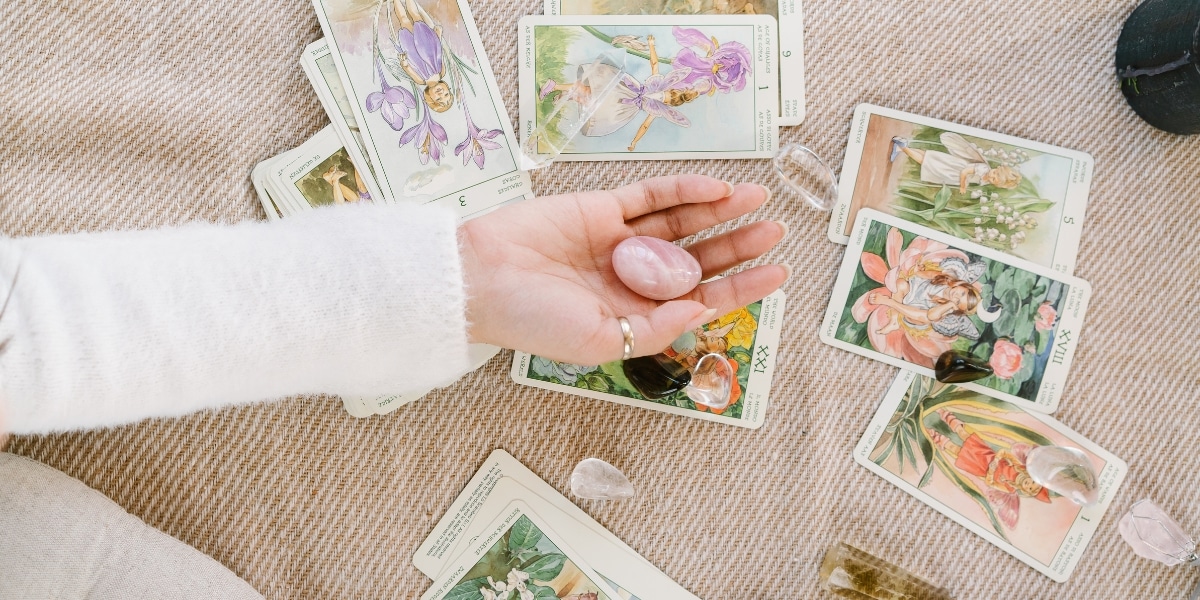 Découvrez votre destinée : Prévisions astrologiques du 13 août 2024 décodées grâce au mystérieux pouvoir du Tarot