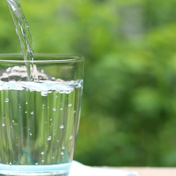 Comment purifier l'eau du robinet avec des astuces simples mais super efficaces ?