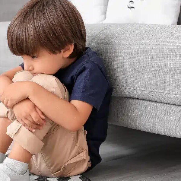 Si vous reconnaissez ces signes, vous avez probablement eu une enfance malheureuse