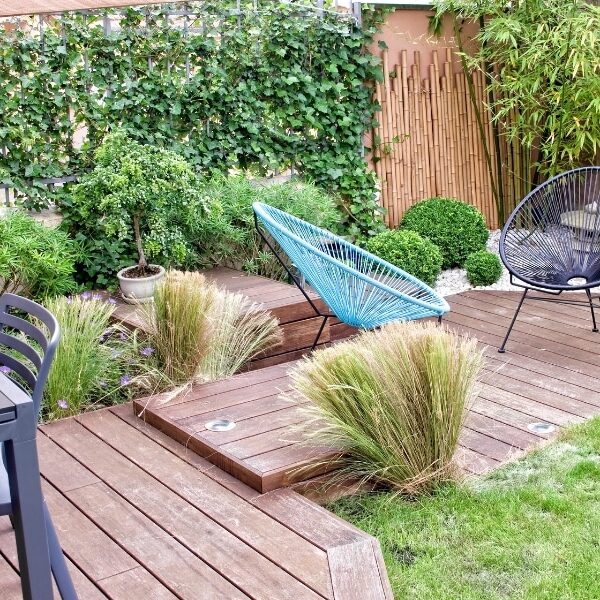 Practical tips for transforming a small garden into a verdant urban oasis!