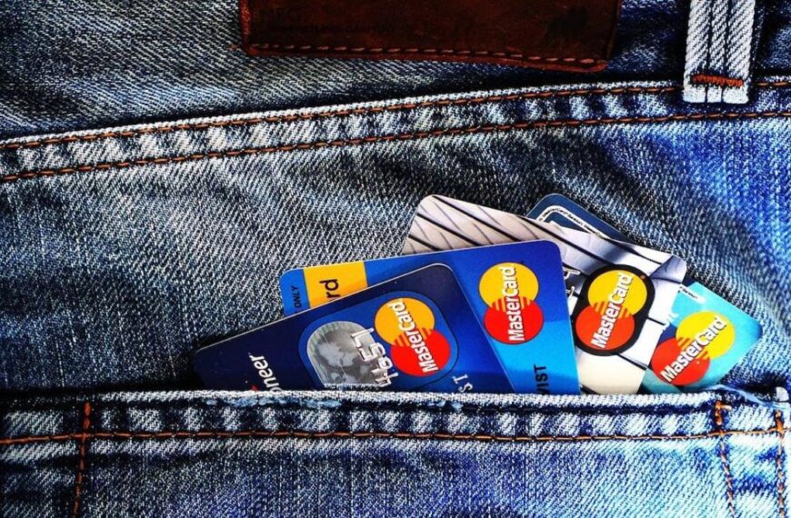 How do you choose your online bank to save money?